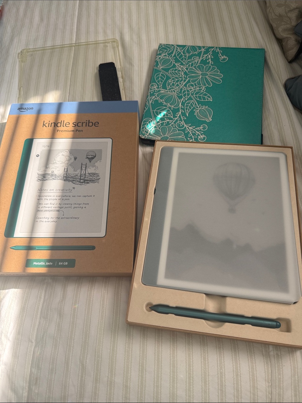 Amazon Kindle Scribe Teal & Teal Stylus eBook Reader. 64 GB. - Picture 3 of 15